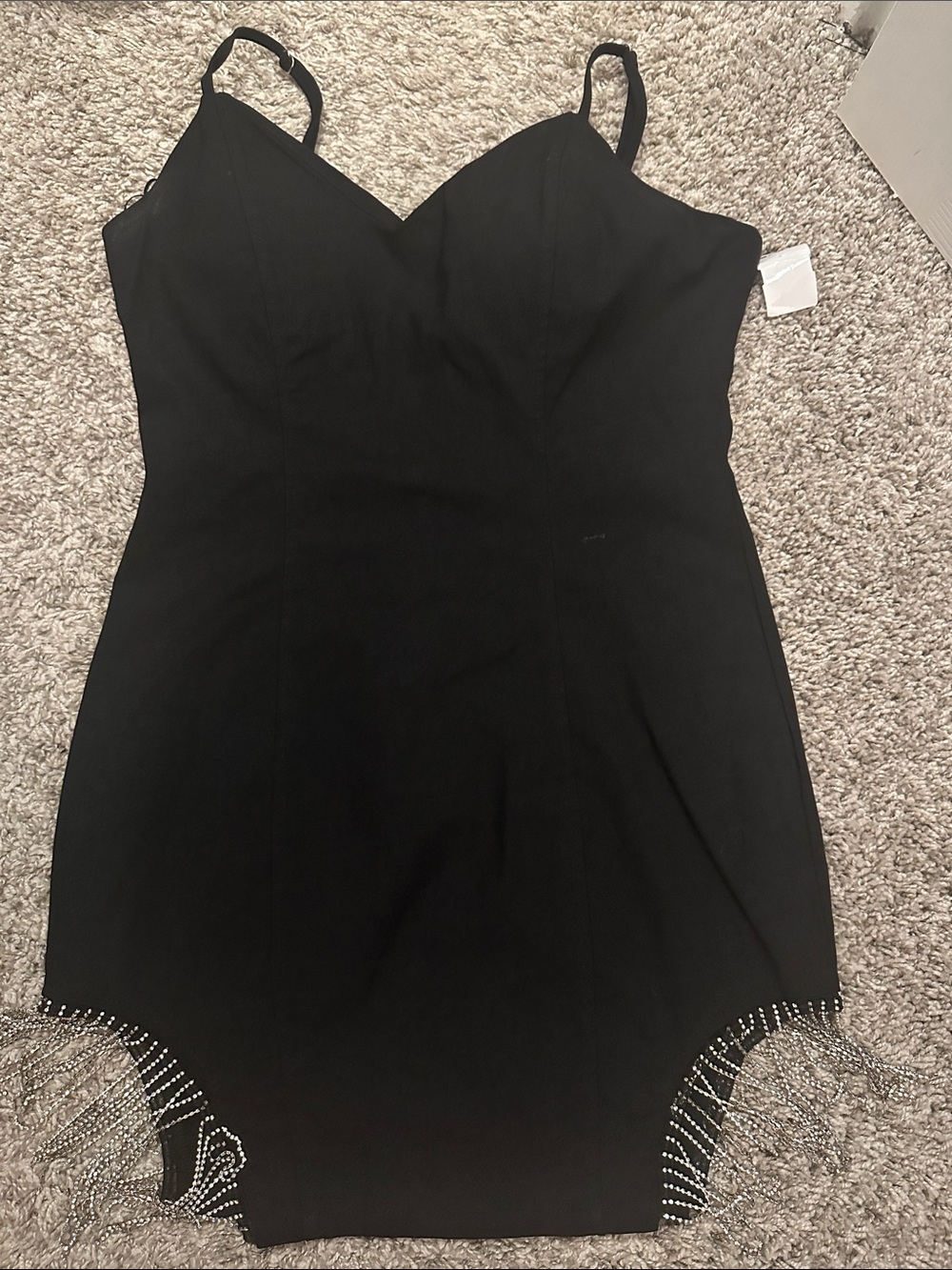 Chic Black Sleeveless Bodycon Dress with Rhinestone Fringe